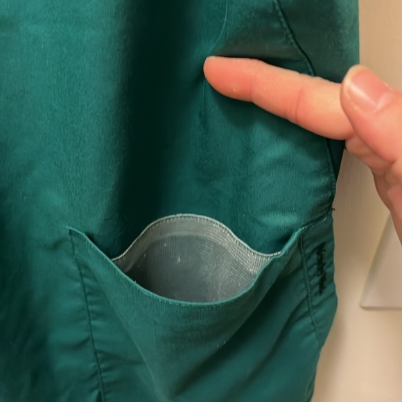 Wonderwink PRO Hunter Green women’s scrub top size small - Picture 5 of 10